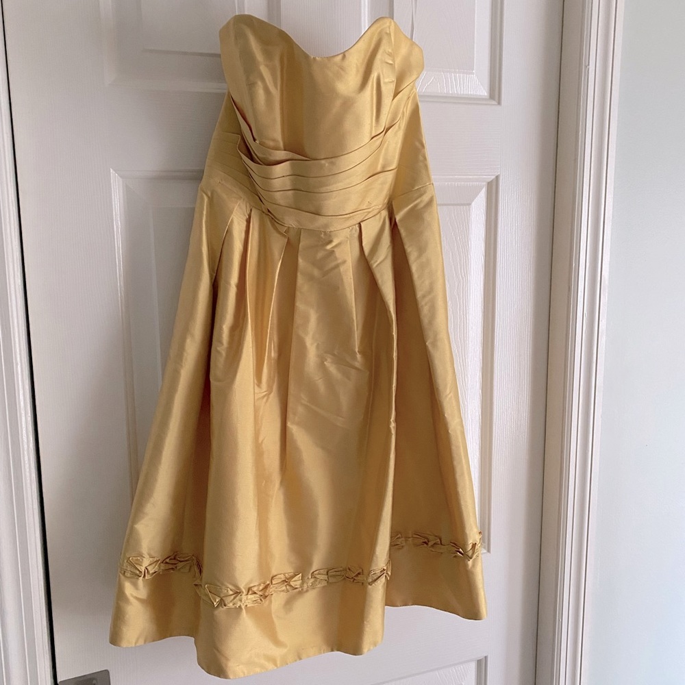 Alfred Angelo bridesmaid/formal dress. Size 2. Gold-yellow. Great condition